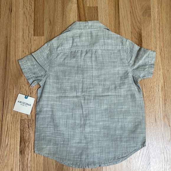 Children’s XXS 4/5 100% cotton button down shirt sleeve collared shirt. - Picture 4 of 4
